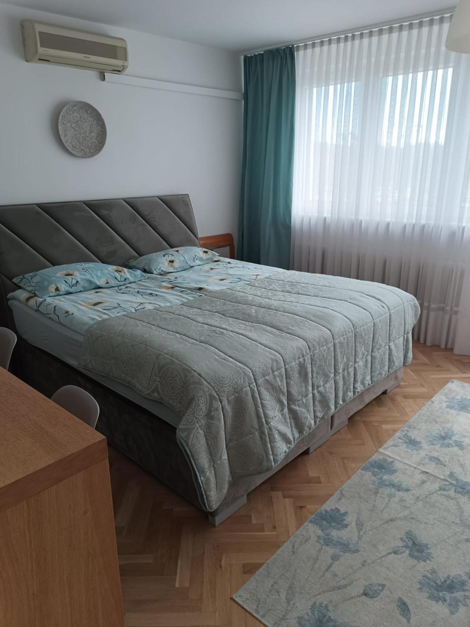 Ul.powstania Wielkopolskiego 18 *